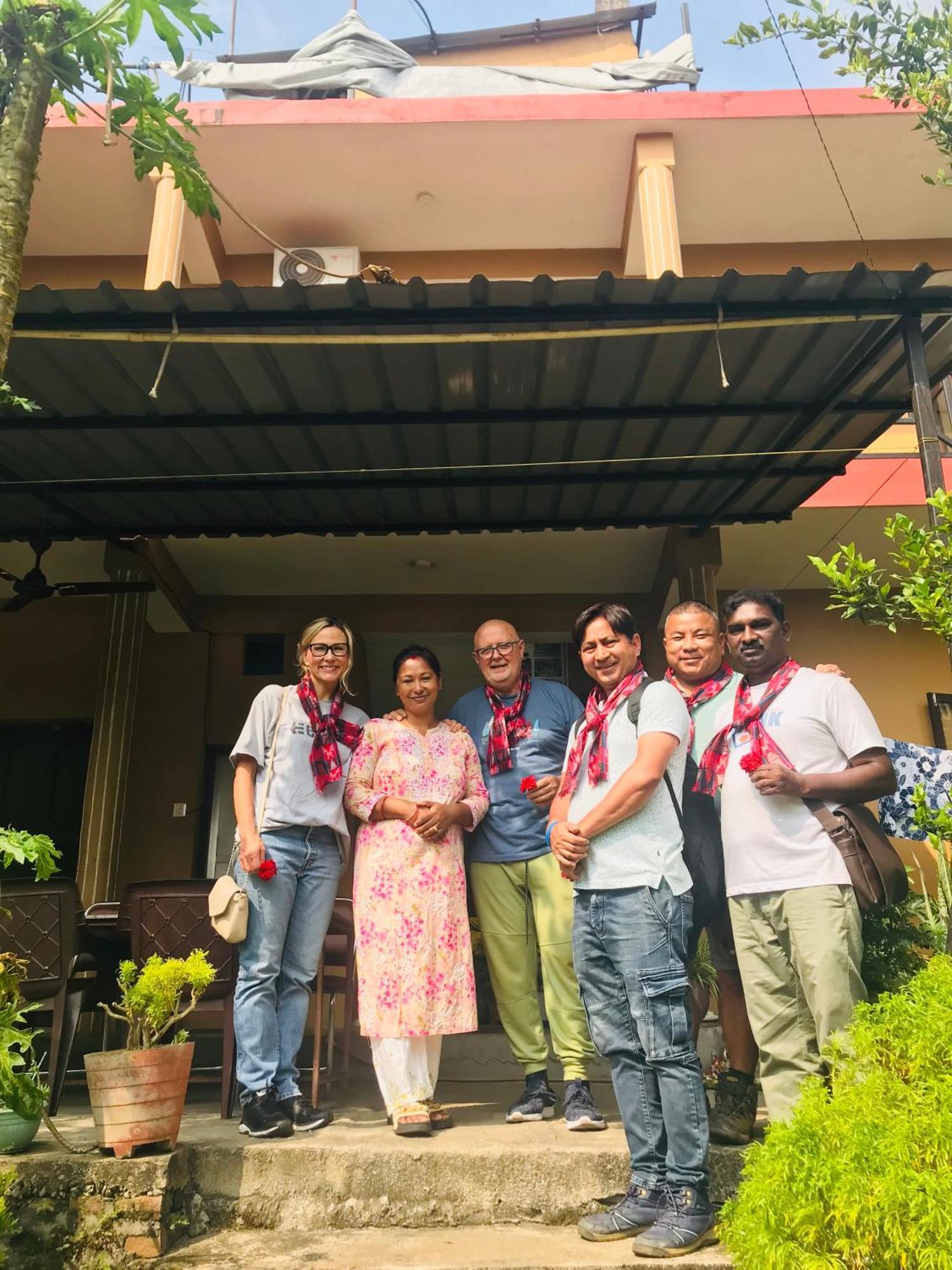 Hotel Sweetland Sauraha Esterno foto