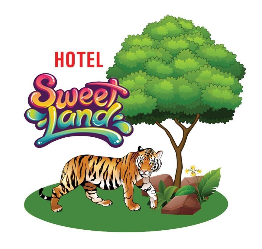 Hotel Sweetland Sauraha Esterno foto