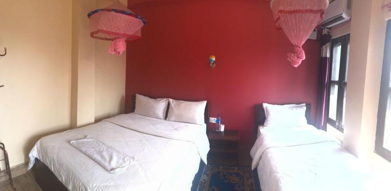 Hotel Sweetland Sauraha Esterno foto